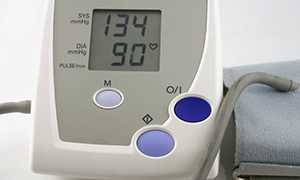 Нужно ли снижать «нижнее» артериальное давление 90 мм рт.ст. и что оно значит для здоровья человека?